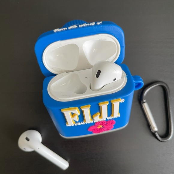 AirPod 1 and 2 case - Picture 2 of 3